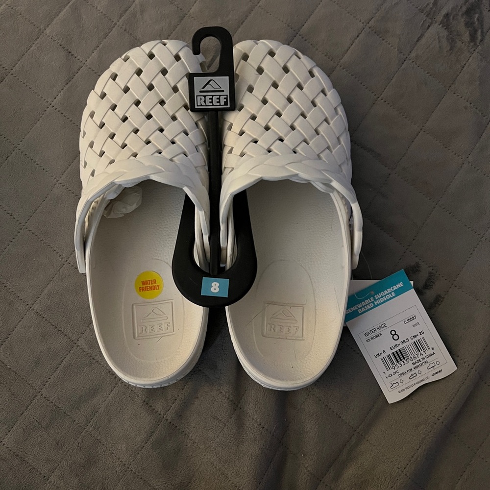 Reef clogs
